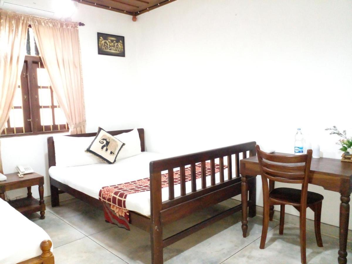 Muduna Walawwa Resort Kandy Extérieur photo