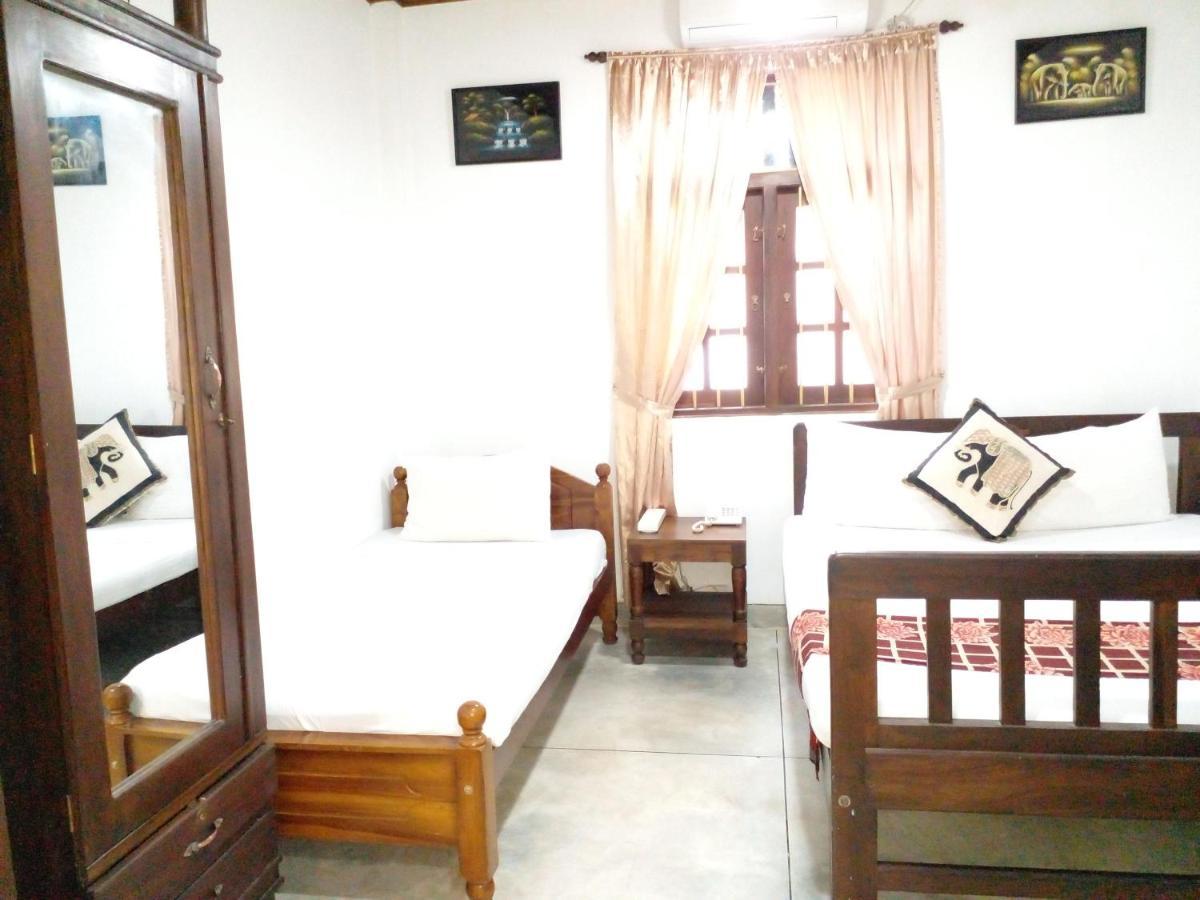Muduna Walawwa Resort Kandy Extérieur photo
