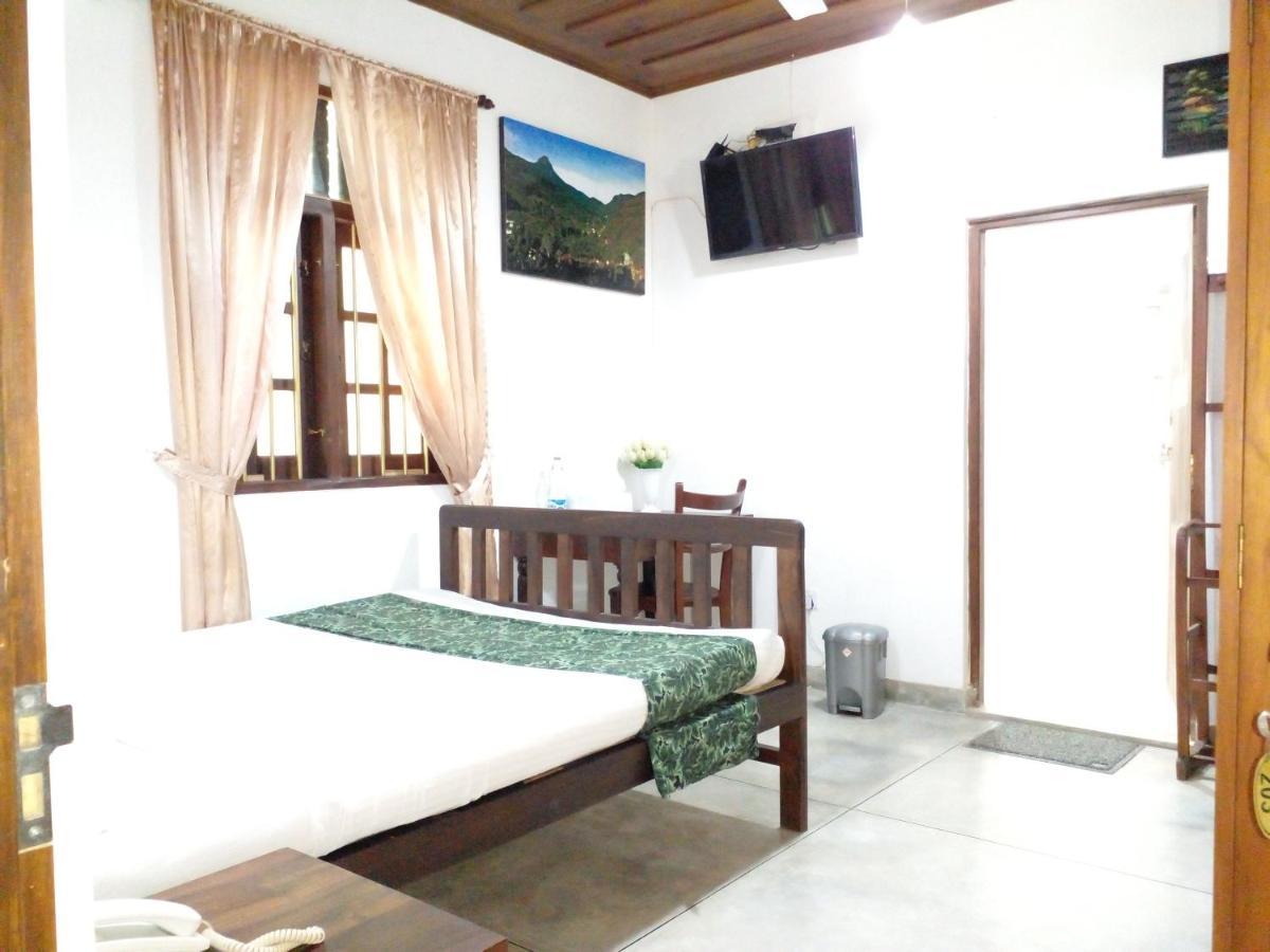 Muduna Walawwa Resort Kandy Extérieur photo