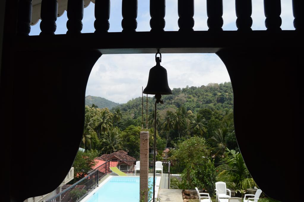 Muduna Walawwa Resort Kandy Extérieur photo
